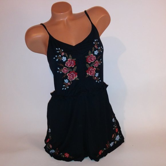 American Eagle Outfitters One Piece Romper Medium Black Red Stretch Floral Embro - Picture 2 of 14